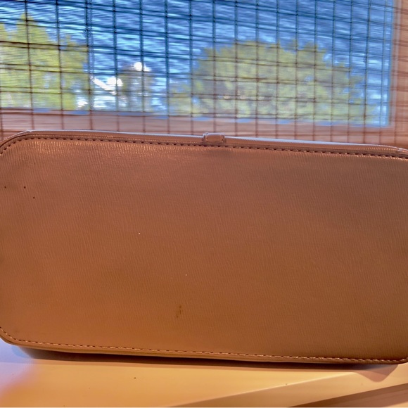 Vegan lightweight convertible backpack 13x11x5 - Picture 4 of 6